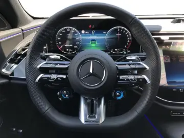 MERCEDES-BENZ AMG E 53 Hybrid 4MATIC AMG Superscreen Burm