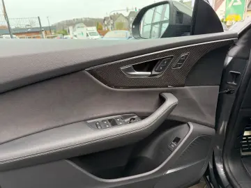 AUDI SQ8 4.0 TFSI quattro