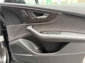 AUDI SQ8 4.0 TFSI quattro