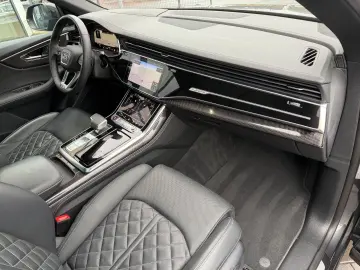 AUDI SQ8 4.0 TFSI quattro