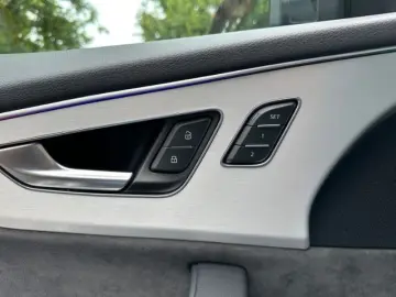 AUDI SQ8 TFSI