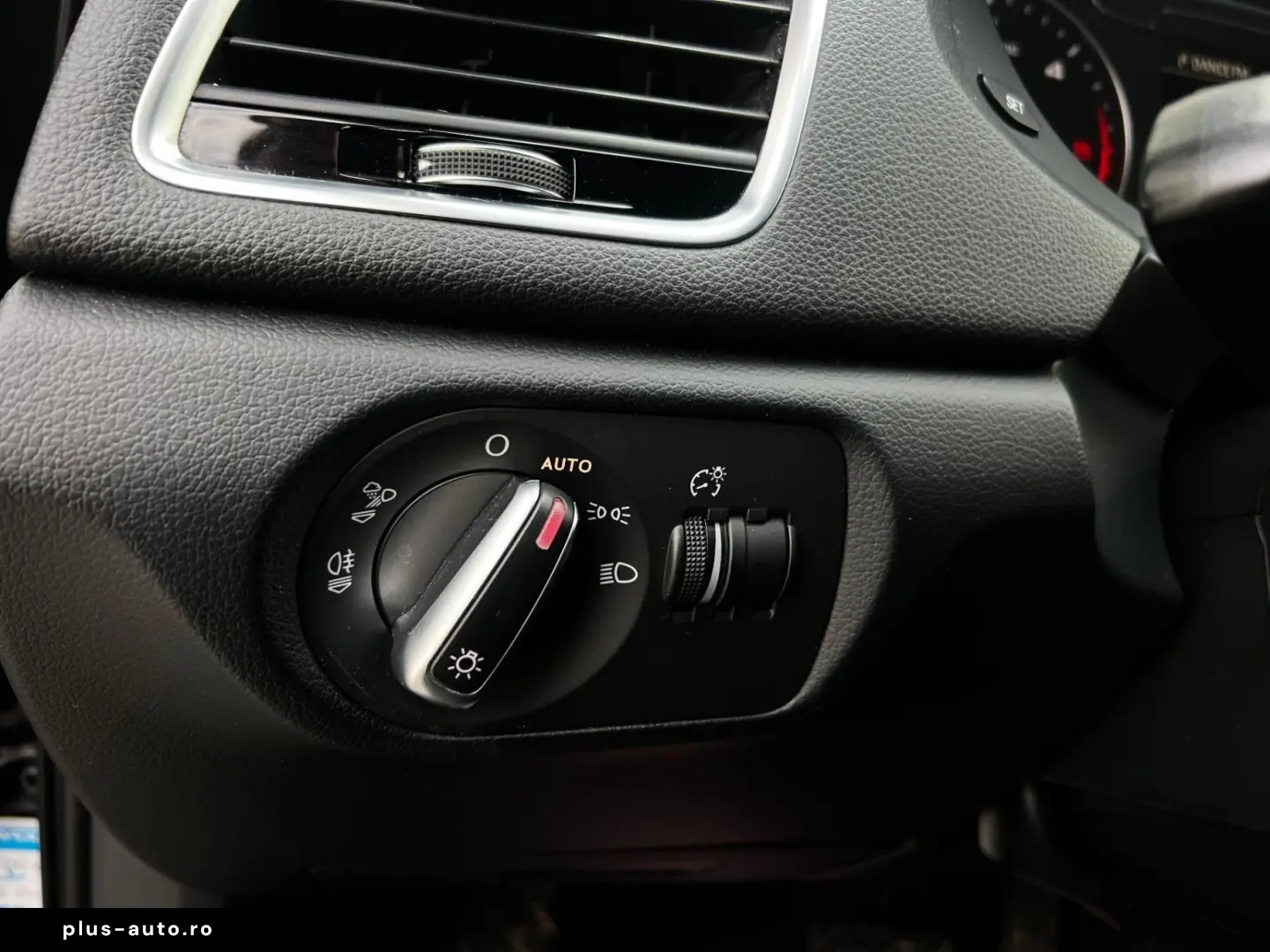 Audi Q3 Gen-8U-2012-2016