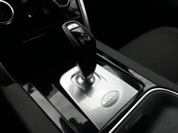 Land-Rover Discovery-Sport