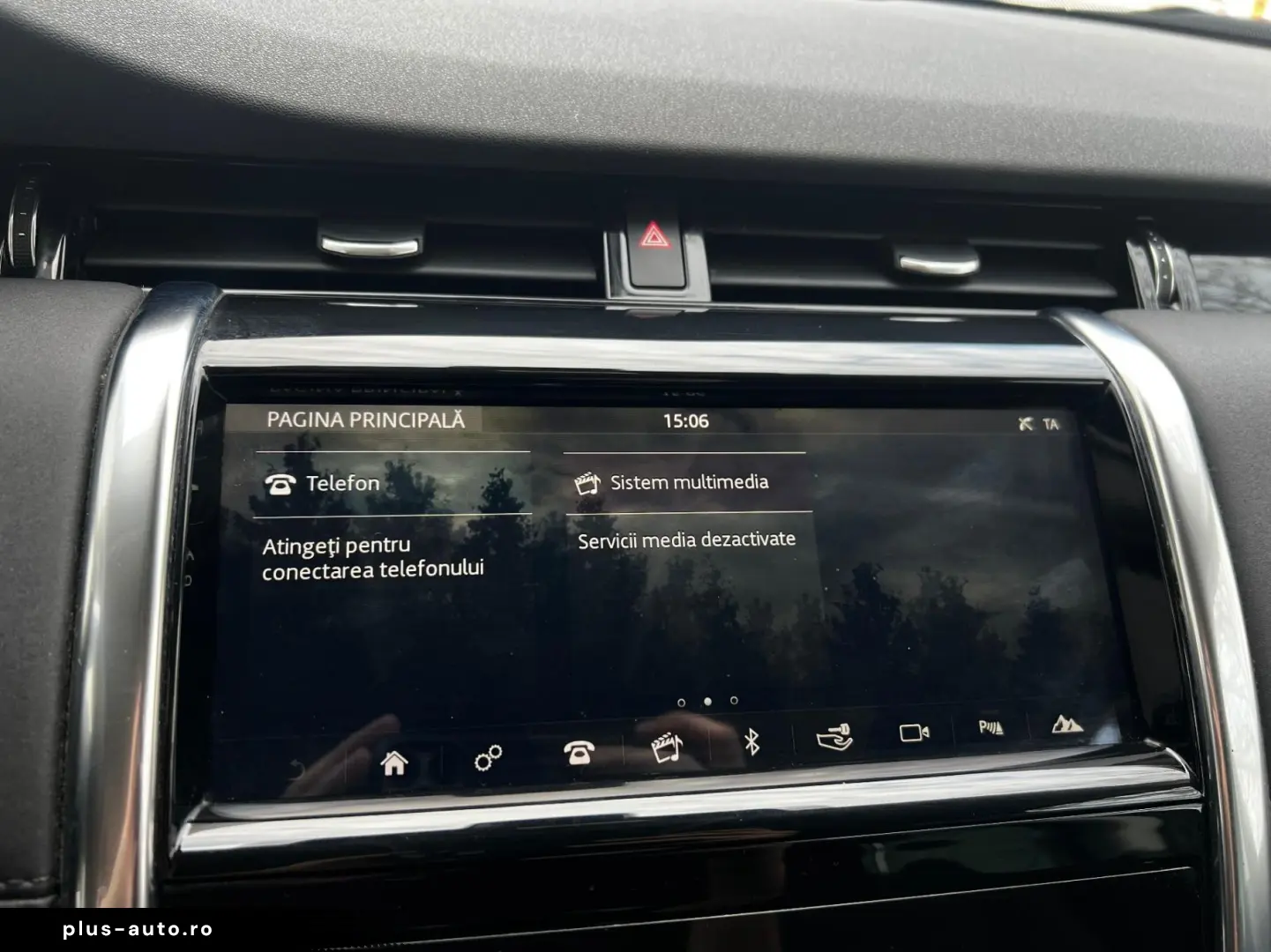 Land-Rover Discovery-Sport