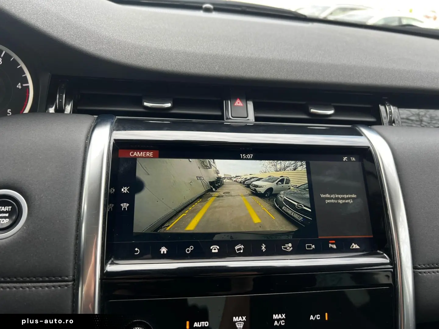 Land-Rover Discovery-Sport