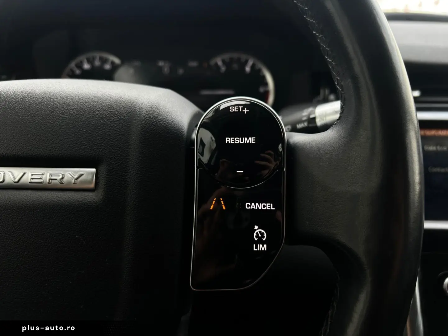 Land-Rover Discovery-Sport