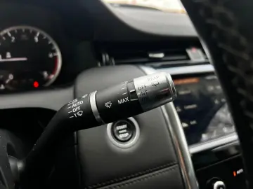 Land-Rover Discovery-Sport