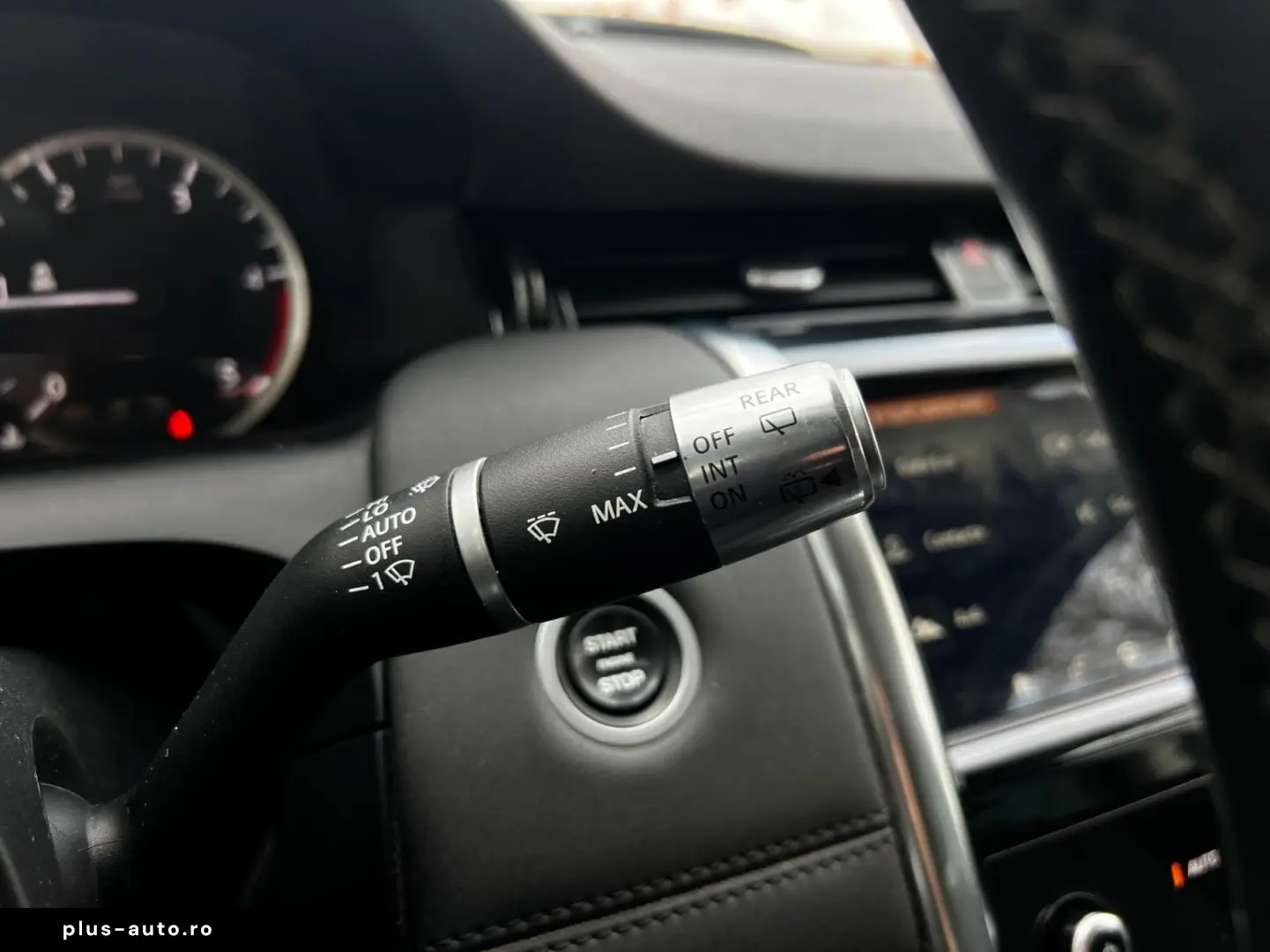 Land-Rover Discovery-Sport