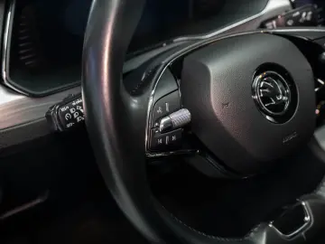 SKODA SUPERB AMBITION 2.0 TDI DSG