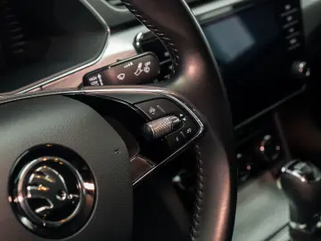 SKODA SUPERB AMBITION 2.0 TDI DSG