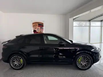 PORSCHE Cayenne Coupe E-Hybrid