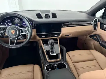 PORSCHE Cayenne Coupe E-Hybrid