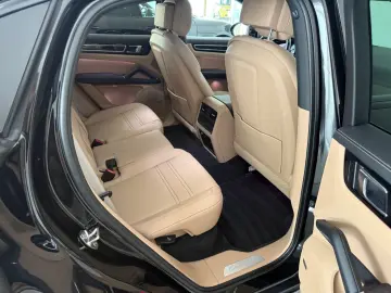 PORSCHE Cayenne Coupe E-Hybrid