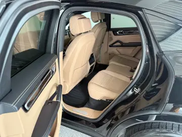 PORSCHE Cayenne Coupe E-Hybrid