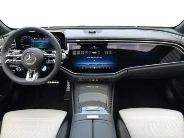 MERCEDES-BENZ AMG E 53 Hybrid 4MATIC  AMG Superscreen HUD