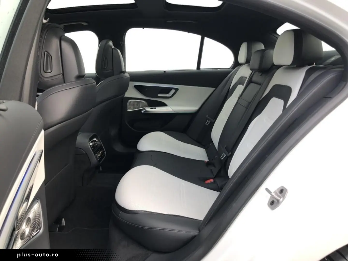 MERCEDES-BENZ AMG E 53 Hybrid 4MATIC  AMG Superscreen HUD