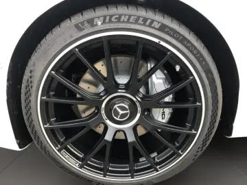 MERCEDES-BENZ AMG E 53 Hybrid 4MATIC  AMG Superscreen HUD