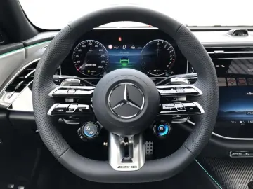 MERCEDES-BENZ AMG E 53 Hybrid 4MATIC  AMG Superscreen HUD