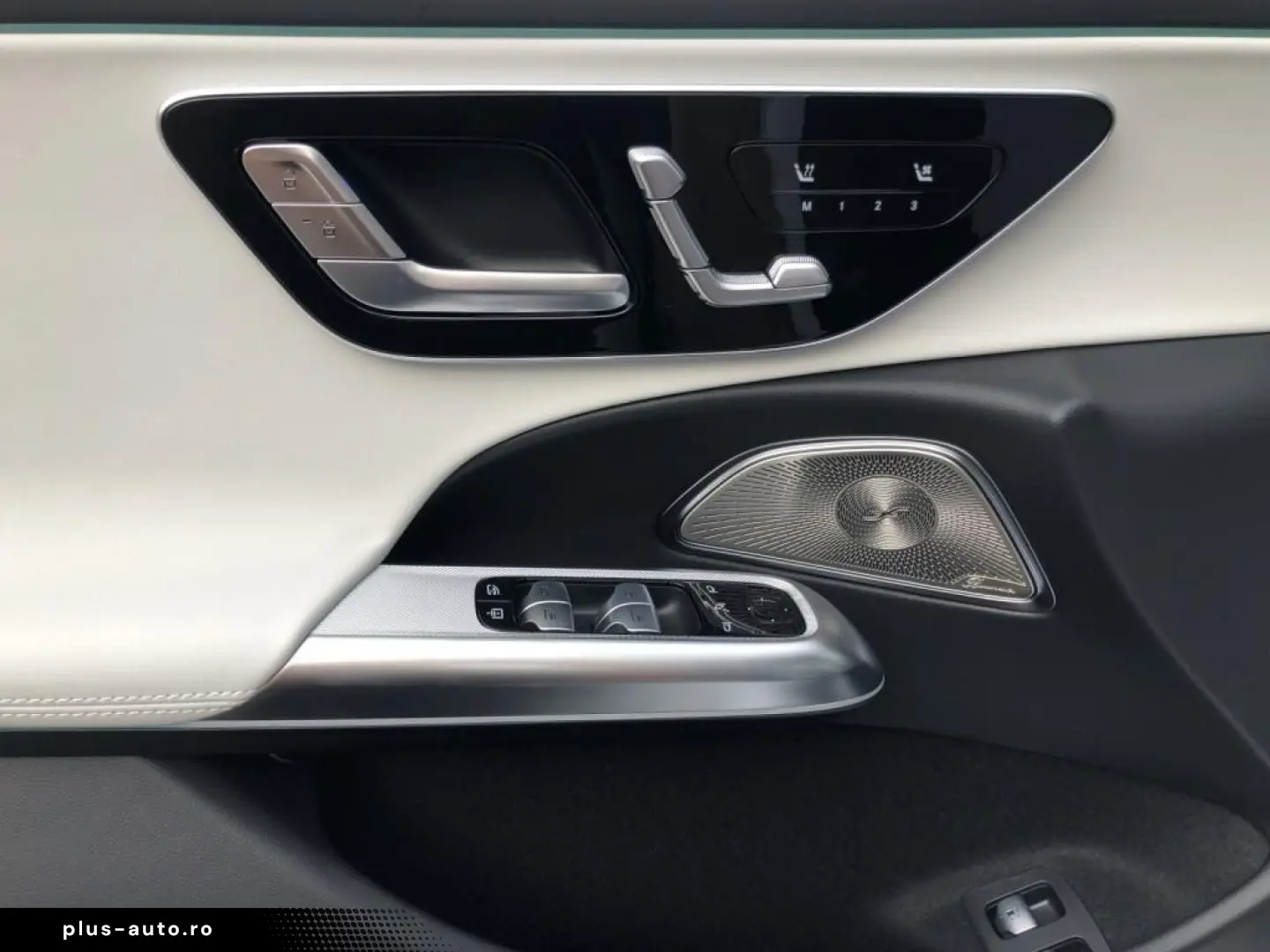 MERCEDES-BENZ AMG E 53 Hybrid 4MATIC  AMG Superscreen HUD