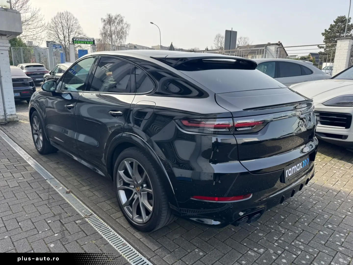 PORSCHE E-Hybrid Coupé PLATINUM-SPORTDESIGN-ACC-AHK-VOLL