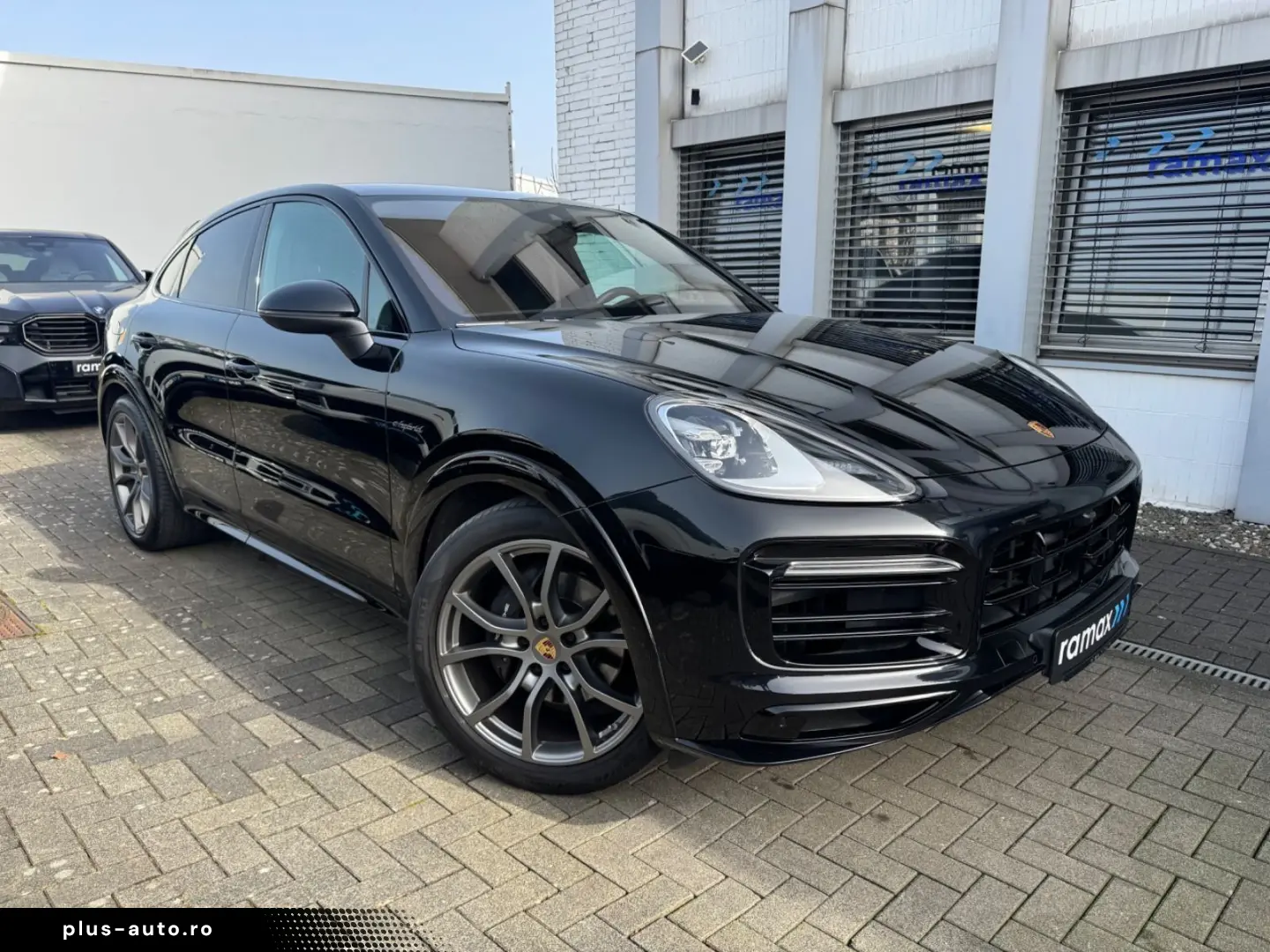 PORSCHE E-Hybrid Coupé PLATINUM-SPORTDESIGN-ACC-AHK-VOLL