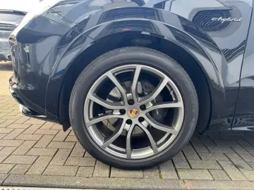 PORSCHE E-Hybrid Coupé PLATINUM-SPORTDESIGN-ACC-AHK-VOLL