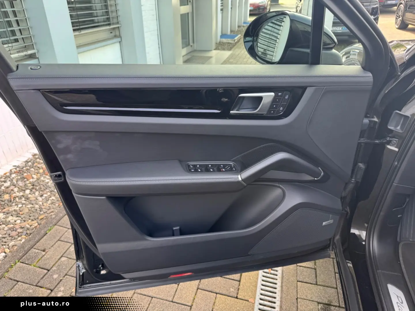 PORSCHE E-Hybrid Coupé PLATINUM-SPORTDESIGN-ACC-AHK-VOLL