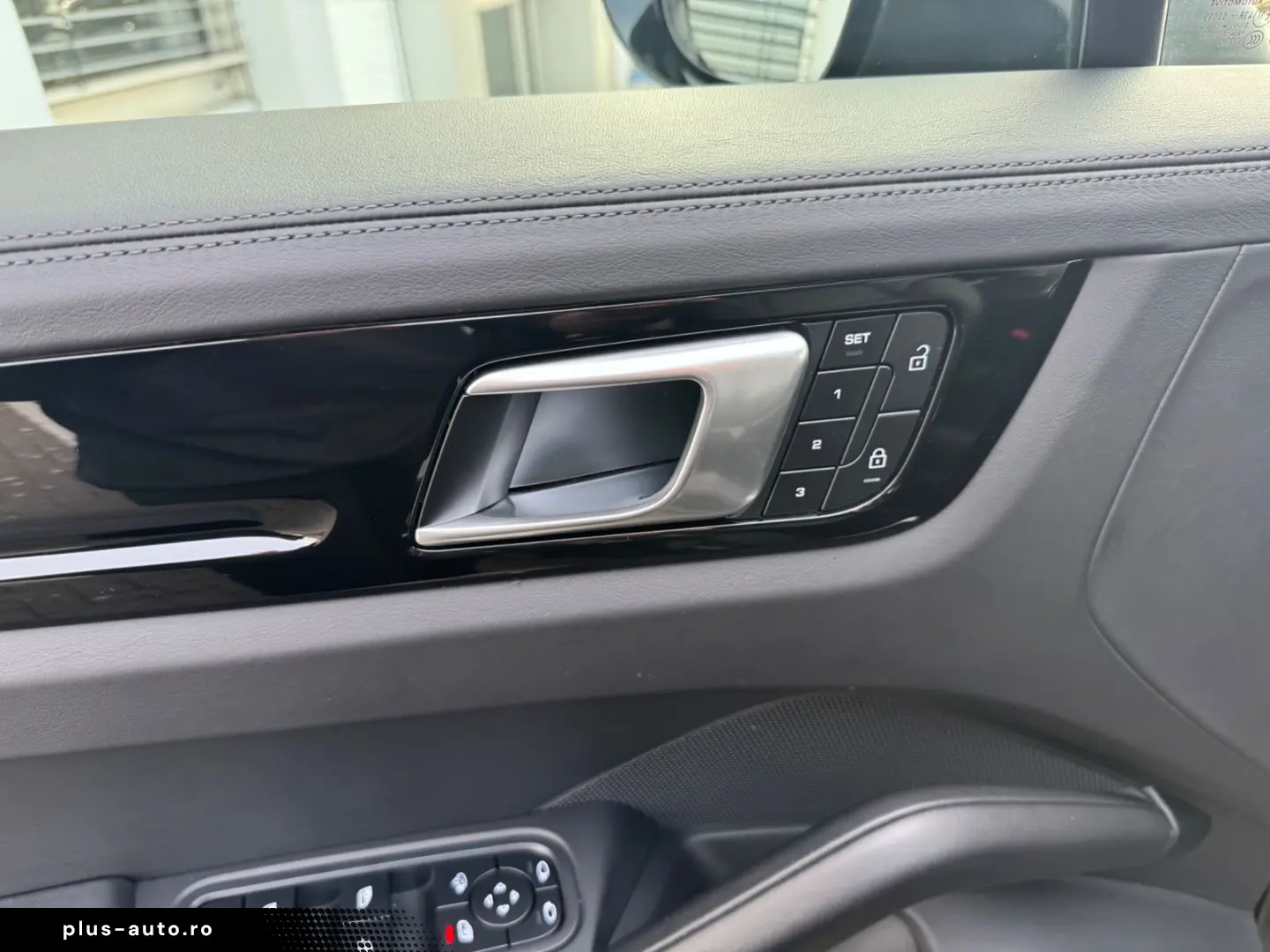 PORSCHE E-Hybrid Coupé PLATINUM-SPORTDESIGN-ACC-AHK-VOLL