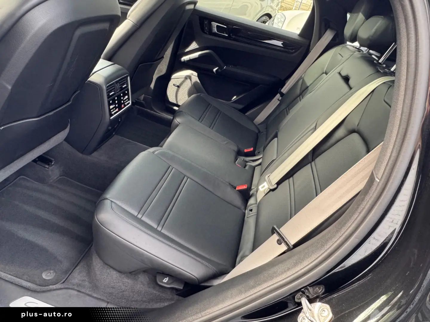 PORSCHE E-Hybrid Coupé PLATINUM-SPORTDESIGN-ACC-AHK-VOLL