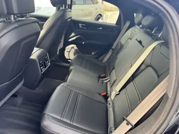 PORSCHE E-Hybrid Coupé PLATINUM-SPORTDESIGN-ACC-AHK-VOLL