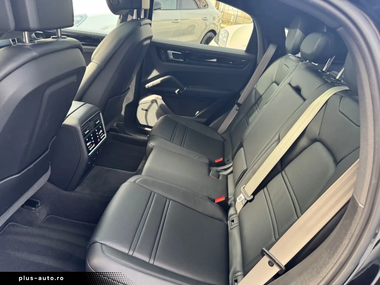 PORSCHE E-Hybrid Coupé PLATINUM-SPORTDESIGN-ACC-AHK-VOLL