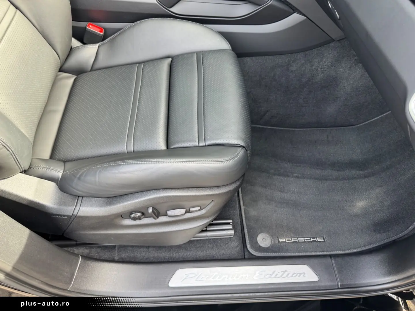 PORSCHE E-Hybrid Coupé PLATINUM-SPORTDESIGN-ACC-AHK-VOLL