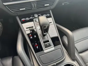 PORSCHE E-Hybrid Coupé PLATINUM-SPORTDESIGN-ACC-AHK-VOLL