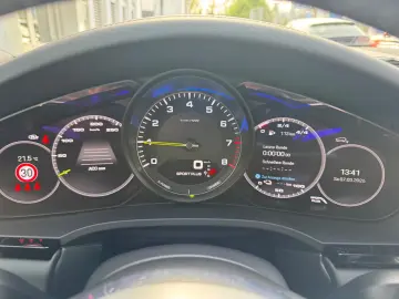 PORSCHE E-Hybrid Coupé PLATINUM-SPORTDESIGN-ACC-AHK-VOLL