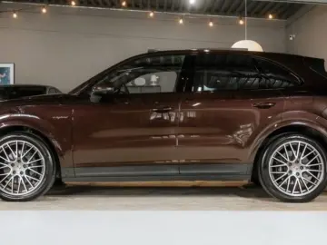 PORSCHE Cayenne E-Hybrid Platinum Edition