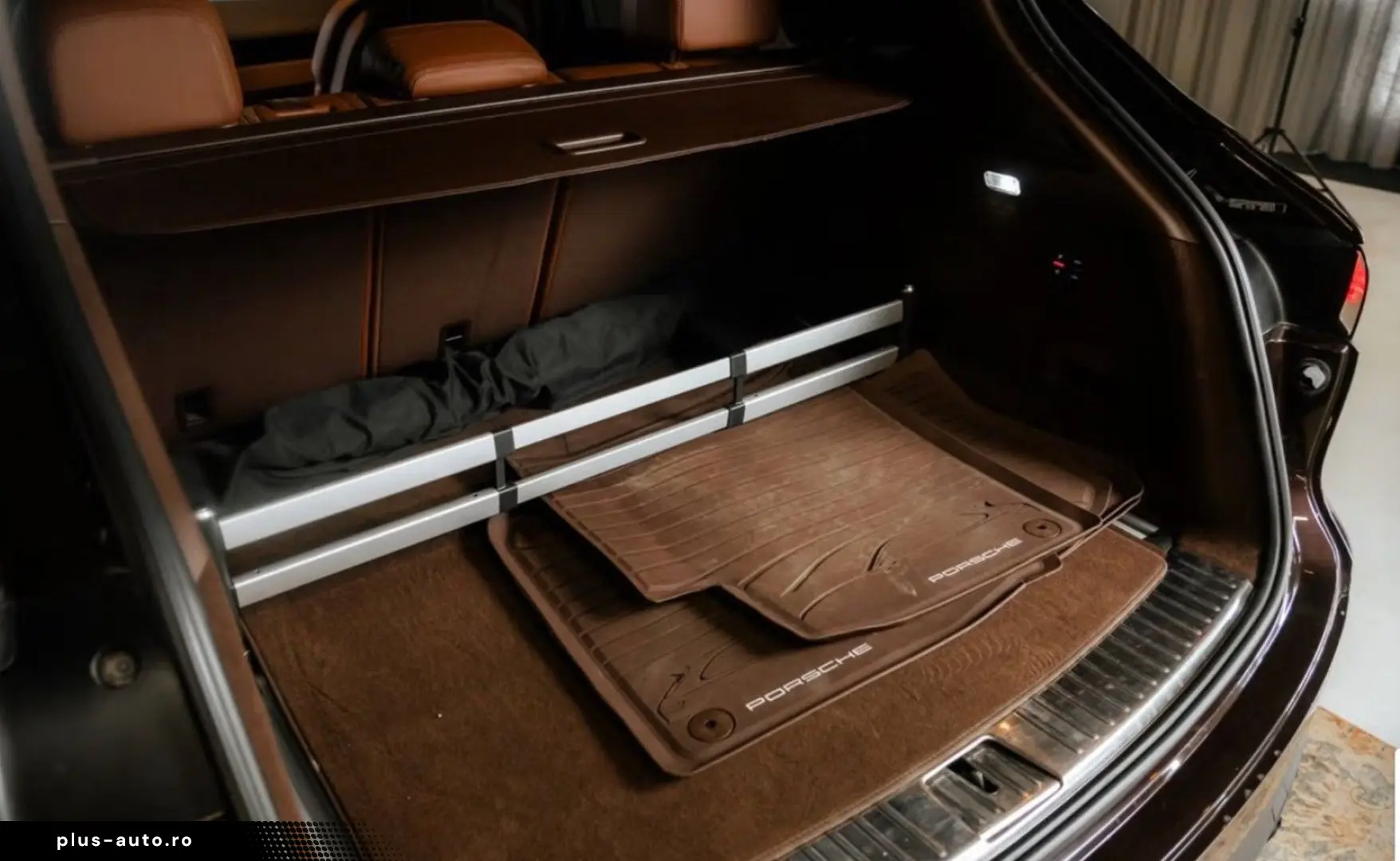 PORSCHE Cayenne E-Hybrid Platinum Edition