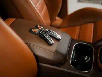 PORSCHE Cayenne E-Hybrid Platinum Edition