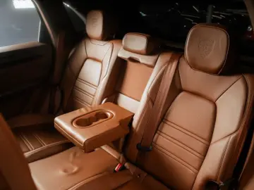 PORSCHE Cayenne E-Hybrid Platinum Edition