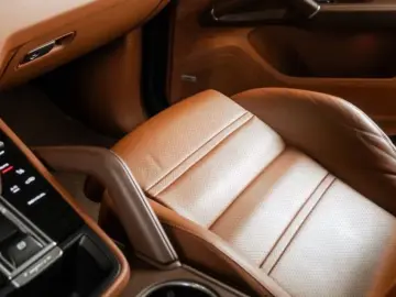 PORSCHE Cayenne E-Hybrid Platinum Edition