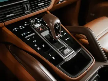 PORSCHE Cayenne E-Hybrid Platinum Edition