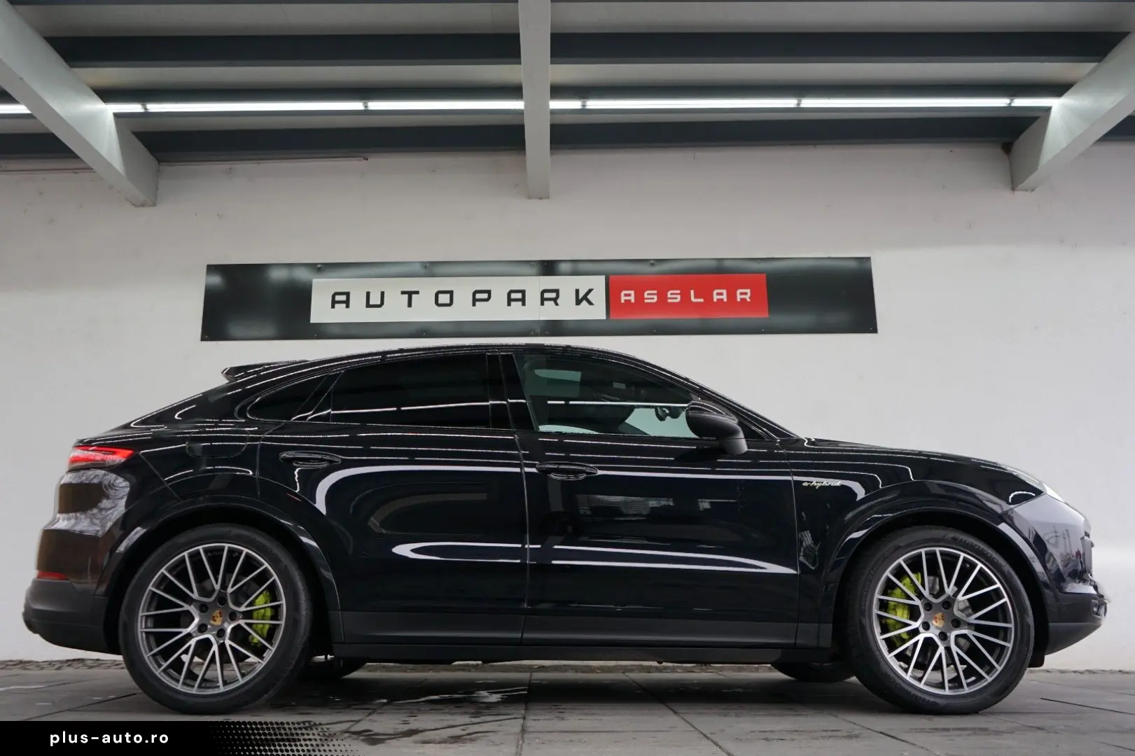 PORSCHE Cayenne Coupe E-Hybrid HeadUp Leder-rot approved