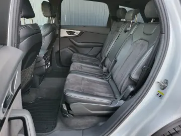 Audi Q7 3.0TDI   S-Line