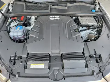 Audi Q7 3.0TDI   S-Line