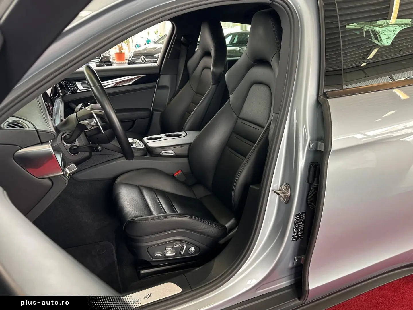 PORSCHE Panamera 4 E-Hybrid 18-Wege Chrono PANO RFK ACC