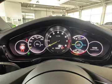 PORSCHE Panamera 4 E-Hybrid 18-Wege Chrono PANO RFK ACC
