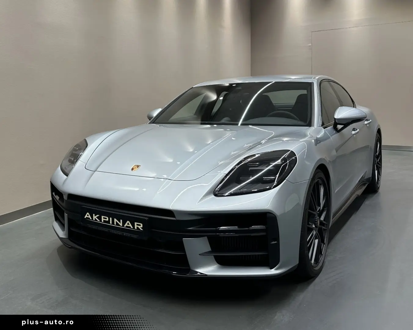 PORSCHE Panamera GTS  SPORT-DESIGN-PAKET 1. HAND