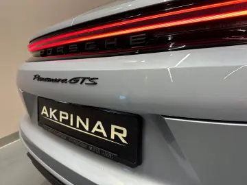 PORSCHE Panamera GTS  SPORT-DESIGN-PAKET 1. HAND