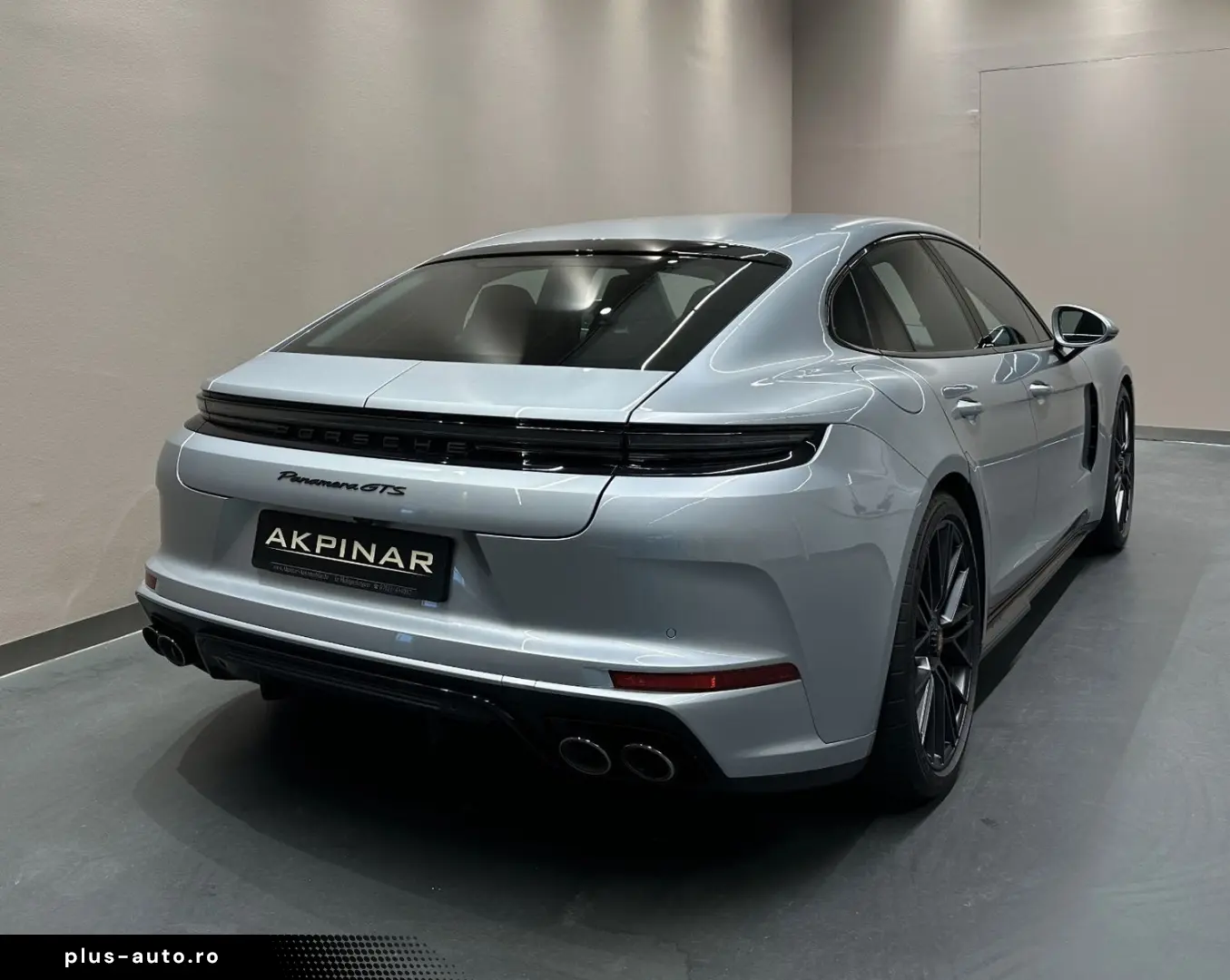 PORSCHE Panamera GTS  SPORT-DESIGN-PAKET 1. HAND