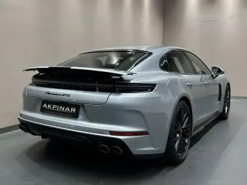 PORSCHE Panamera GTS  SPORT-DESIGN-PAKET 1. HAND