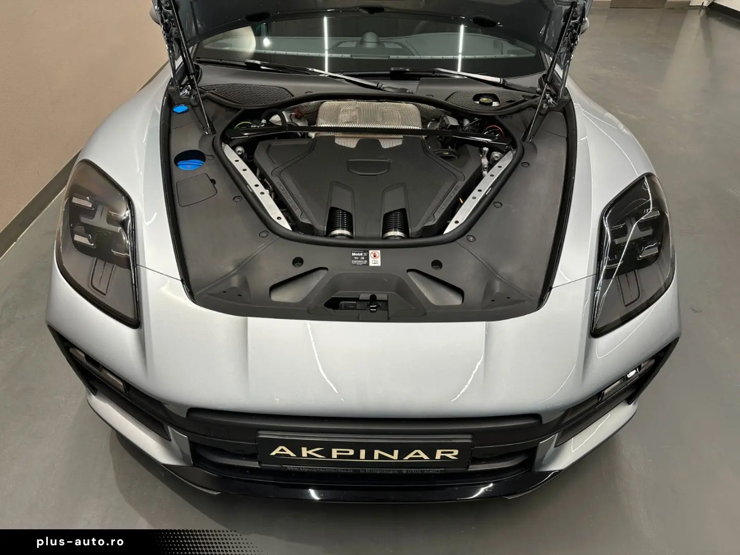 PORSCHE Panamera GTS  SPORT-DESIGN-PAKET 1. HAND